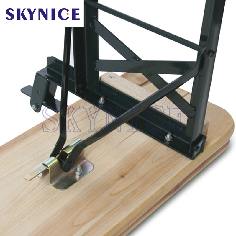 Bảng bia gỗ gắn với các mẫu lùi