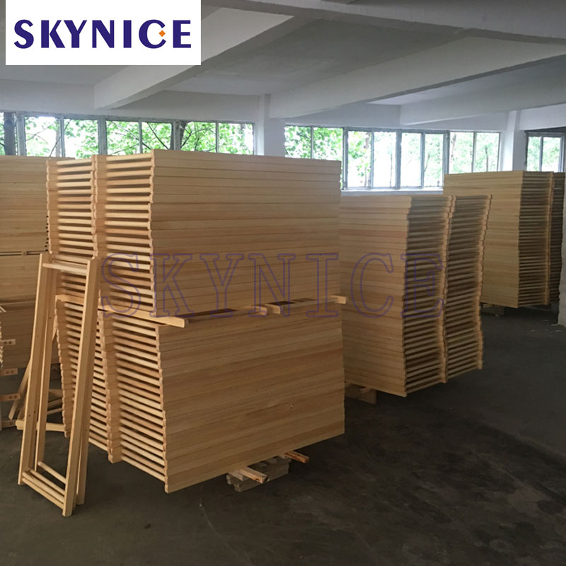 Những chiếc mũ bảo hộ màu mè