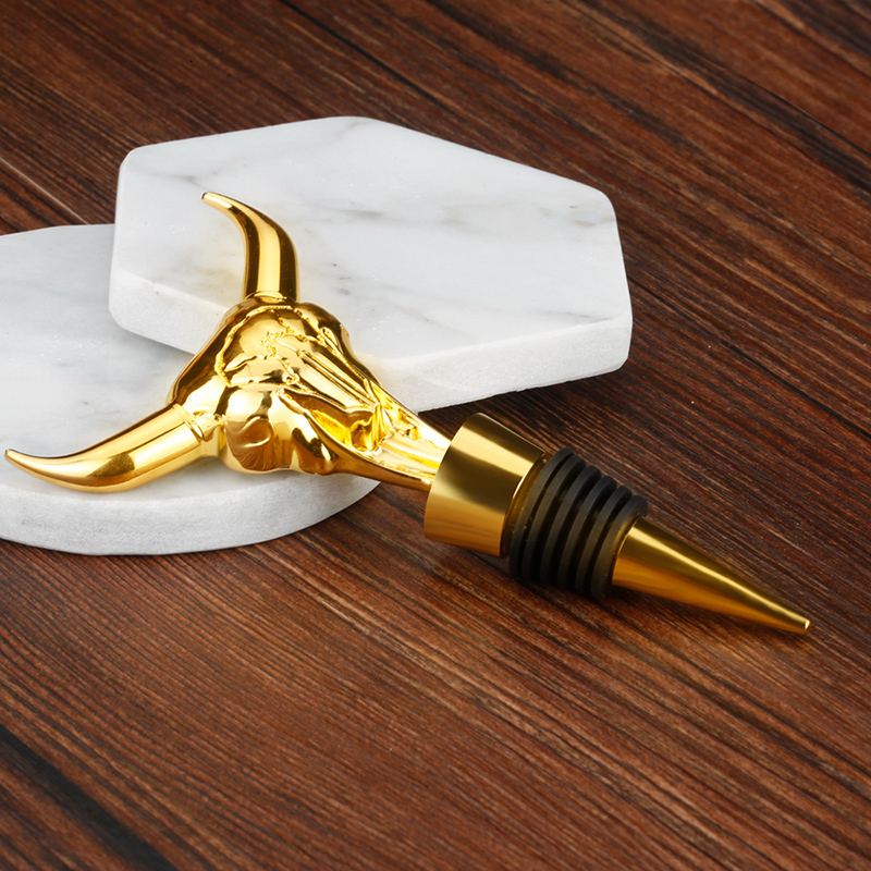 Trang trí kim loại Đầu bò hình rượu