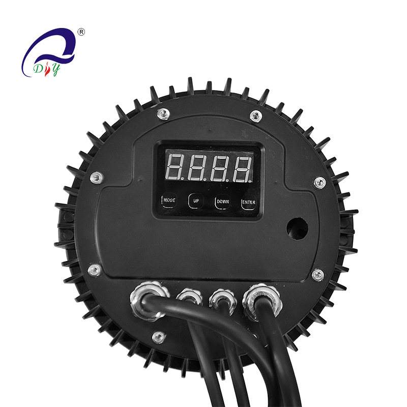 Mặt trời chiếu sáng đèn pin.