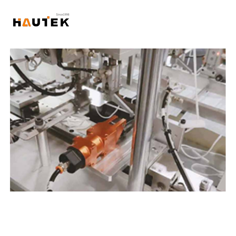 Máy làm mặt nạ phẳng dùng một lần hoàn toàn tự động