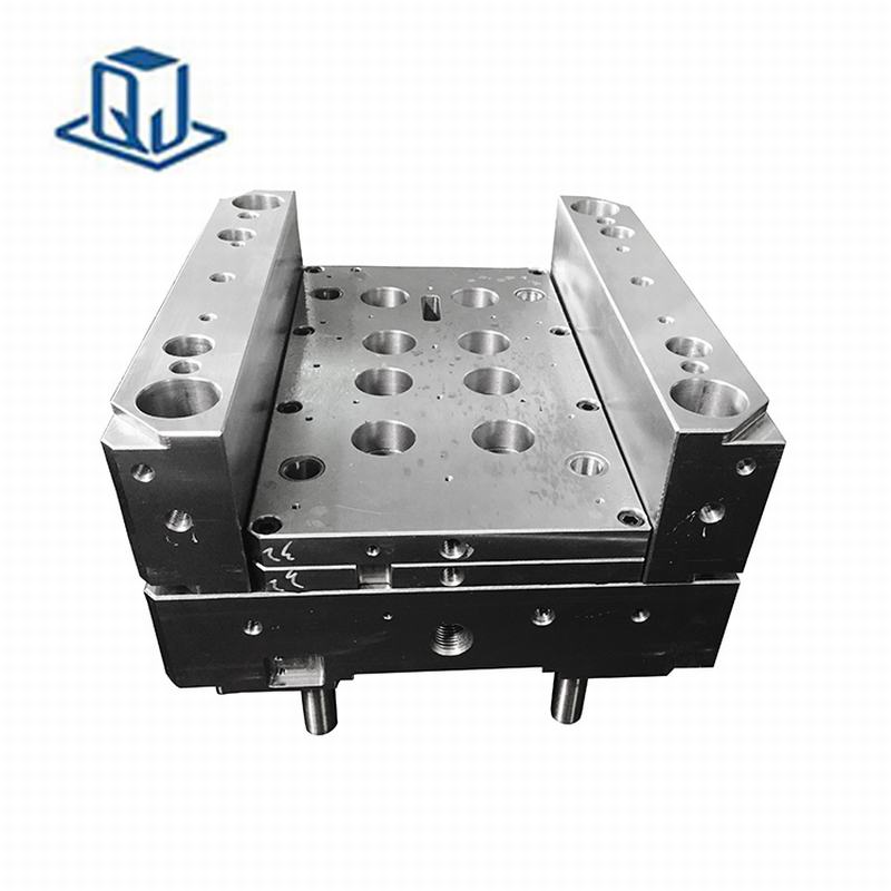 Căn cứ phun khuôn