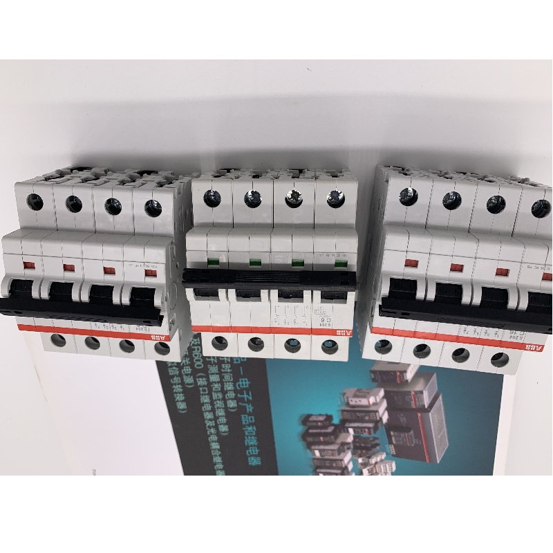 Bộ ngắt mạch nhỏ