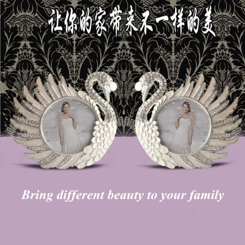 Vừa có một khung ảnh kim loại Trung Quốc sáng tạo màu bạc phòng ngủ sáng tạo thiên nga trang trí ảnh trang trí thiên nga có thể được tùy chỉnh