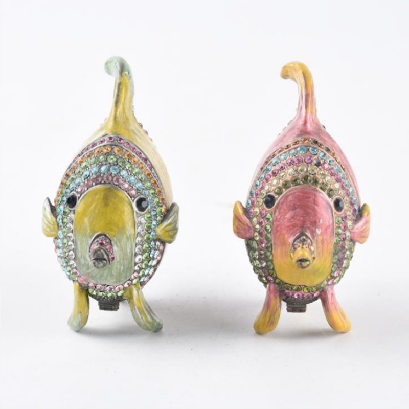 Nhà máy YuanyVân chuyên sản xuất ra Song Ngư, quà cưới, đồ nội thất và đồ thủ công