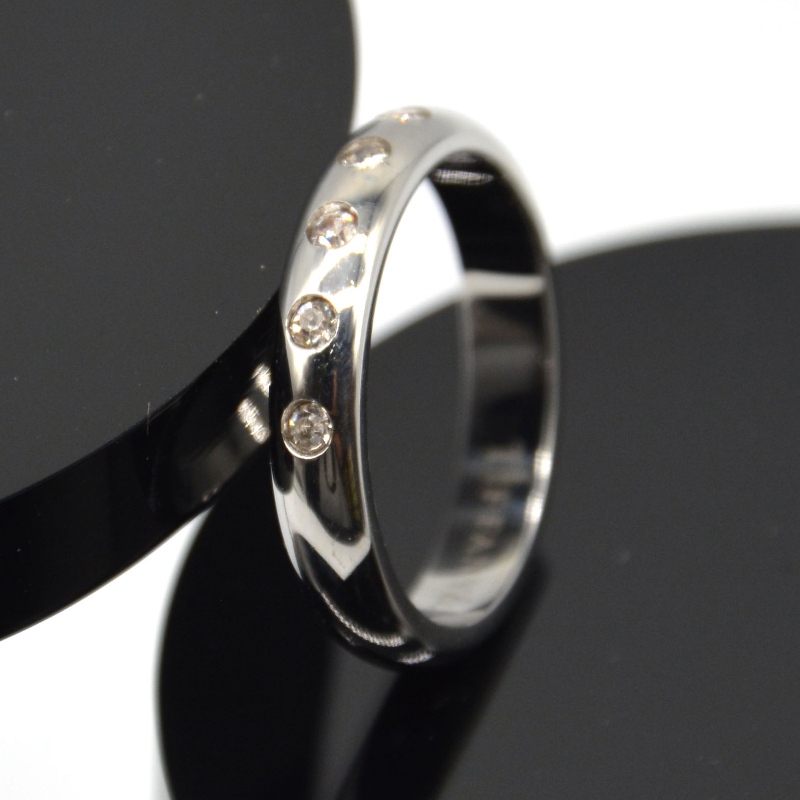 Nhẫn kim loại nhúng