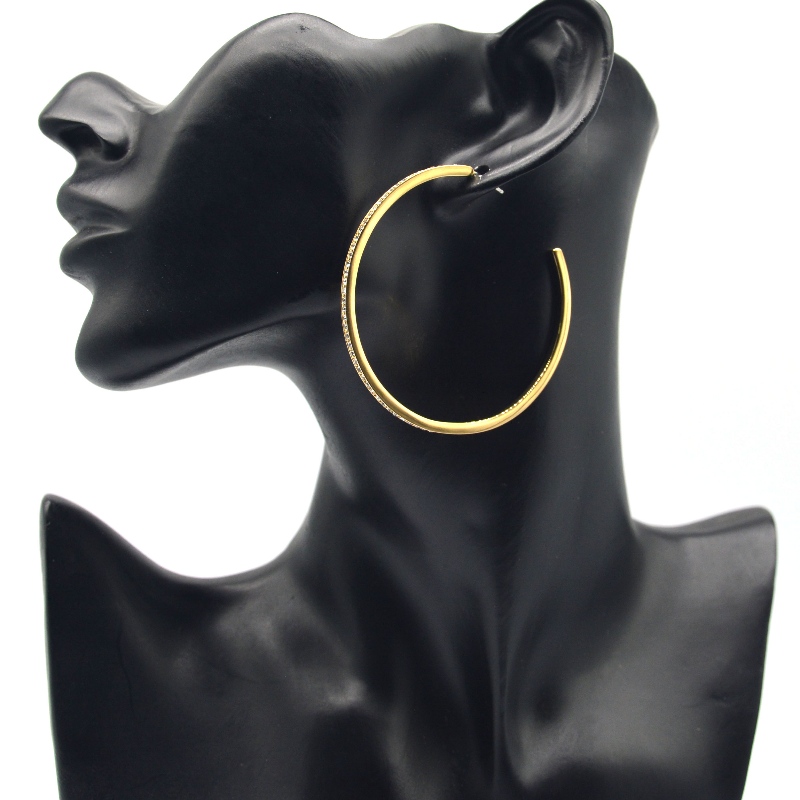 Thép vuông C, bám trụ nổi