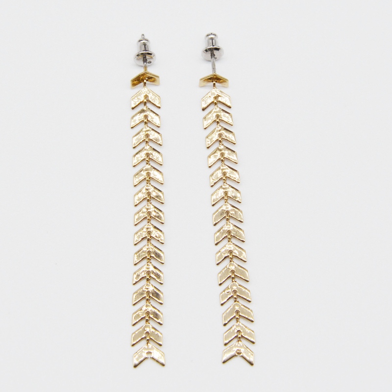 Bông tai kim loại thép