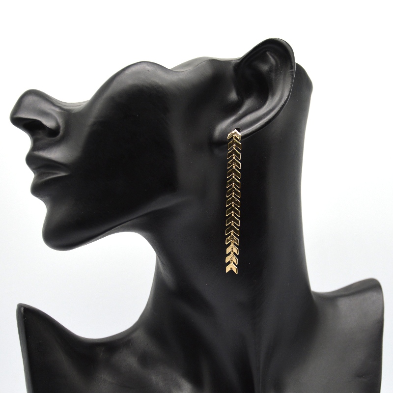 Bông tai kim loại thép