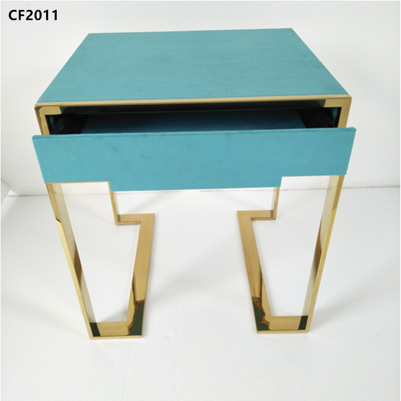 Tầng qua, tủ lạnh, tủ lạnh, tủ ngủ riêng, tủ ngủ riêng.