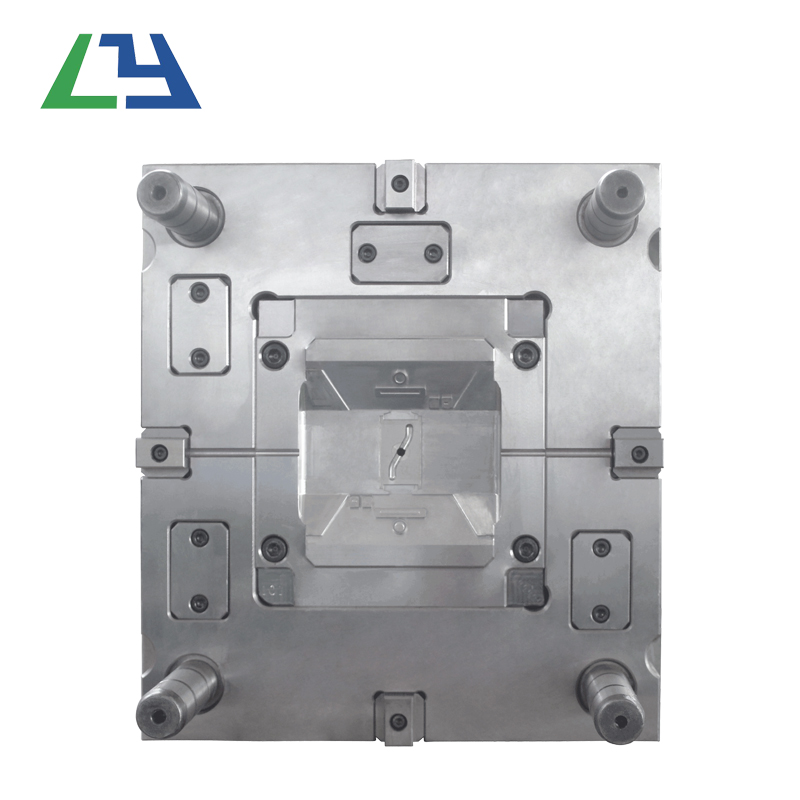 Phần vỏ bọc xe hơi bằng nhựa kim