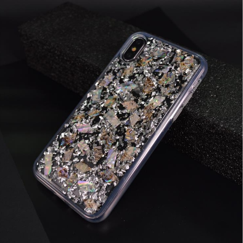 iPhone có thể chuẩn bị cho hộp điện thoại truyền hình trực tiếp mặt màu vàng mặc thời trang trên thẻ LPC Name