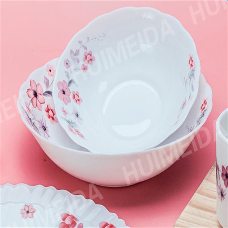 Kính trắng trong suốt buổi tối