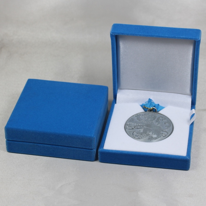 Mục V-06 hộp nhựa vuông Đề xuất hàng 50-60 mm đồng xu, huy hiệu, cuxu, kẹp cà vạt, huy chương, v. mm.C8*1*33, tạ về 85g