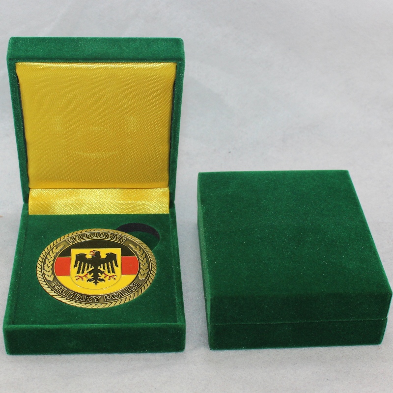 Mục Hộp giấy giả da V-17 vuông cho đồng xu 45 * 53 mm, huy hiệu, khuy măng sét, kẹp ví, vv mm. 68 * 80 * 30, trọng lượng khoảng 62g