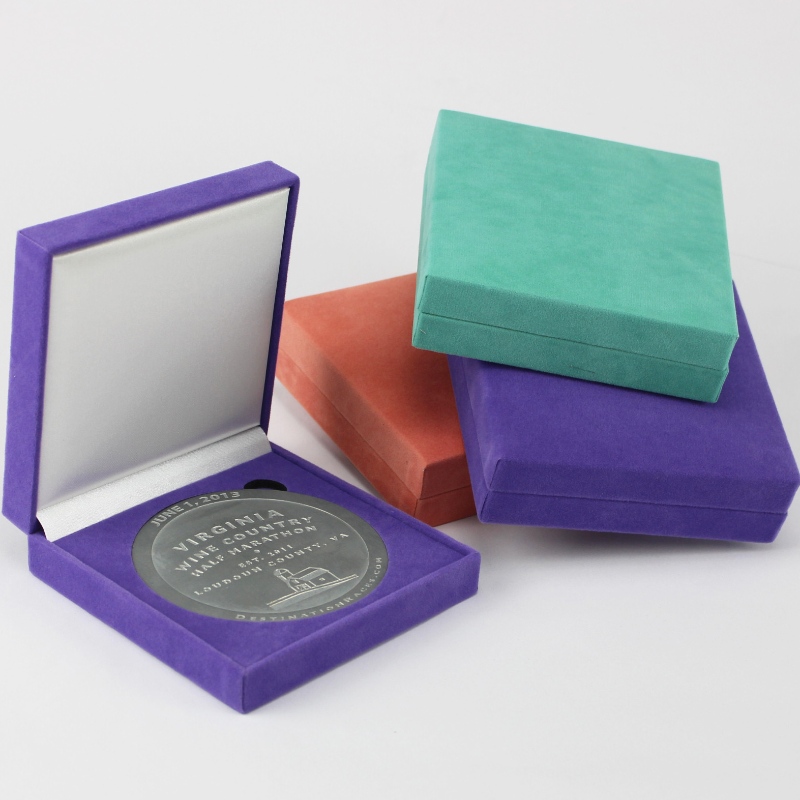 Hộp bánh flannelette vuông V-22S cho 90*90mm, huy hiệu. 65866666mề đay, v. mm.128*128*34, tạ về 170g