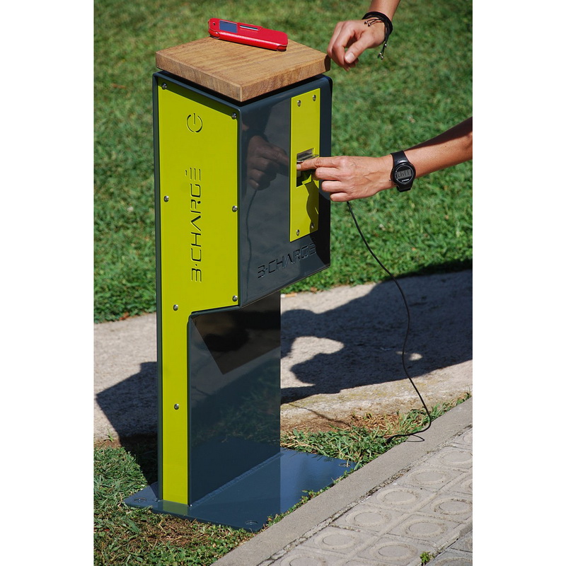 Bộ phát điện nạp năng lượng mặt trời nhiều chức năng