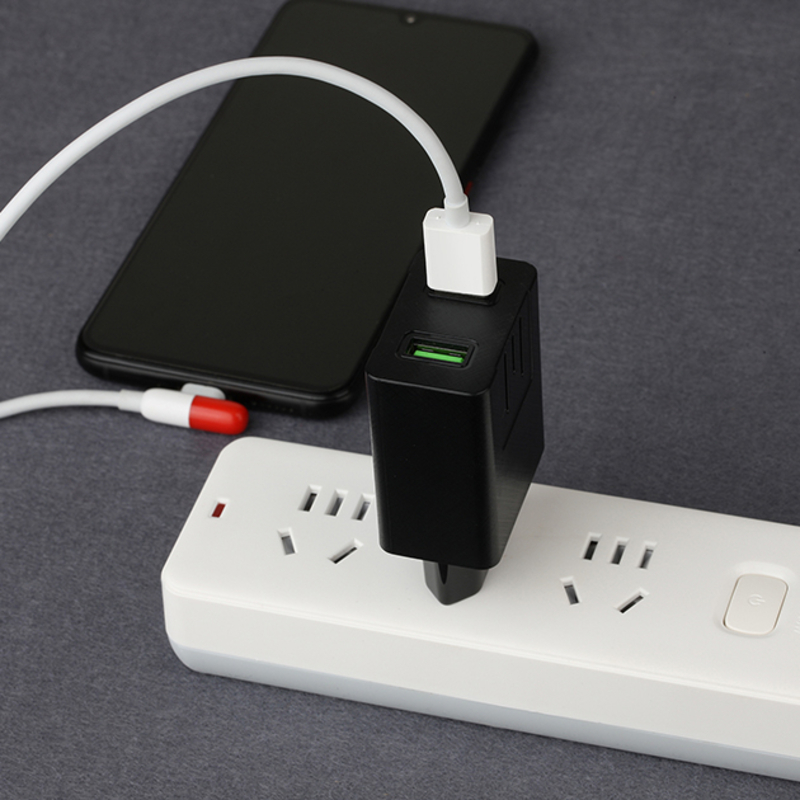 Điện thoại di động Sạc nhanh Bộ chuyển đổi đa năng Cổng 2USB Bộ sạc đa năng du lịch nhà máy sạc di động OEM