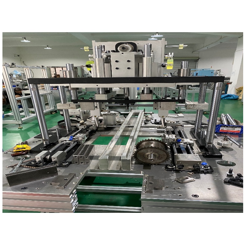 Máy bay dùng một lần tốc độ cao kéo một máy mặt nạ