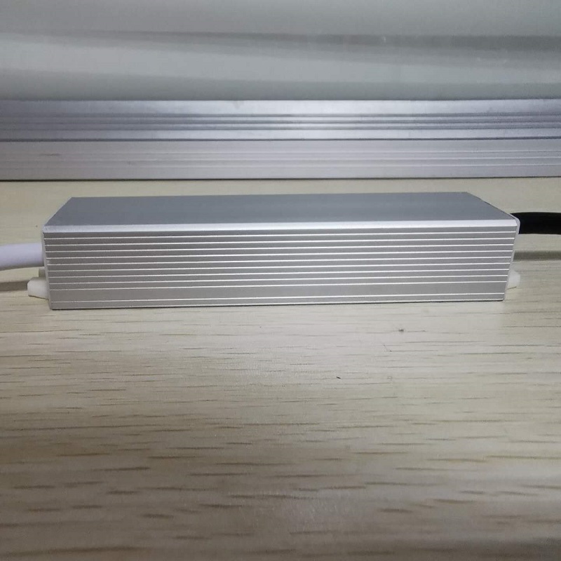 12V 100W zhongshan Giá trị hằng số cao tốc nguồn cung cấp năng lượng ít được chống thấm bằng nước cho đèn LED