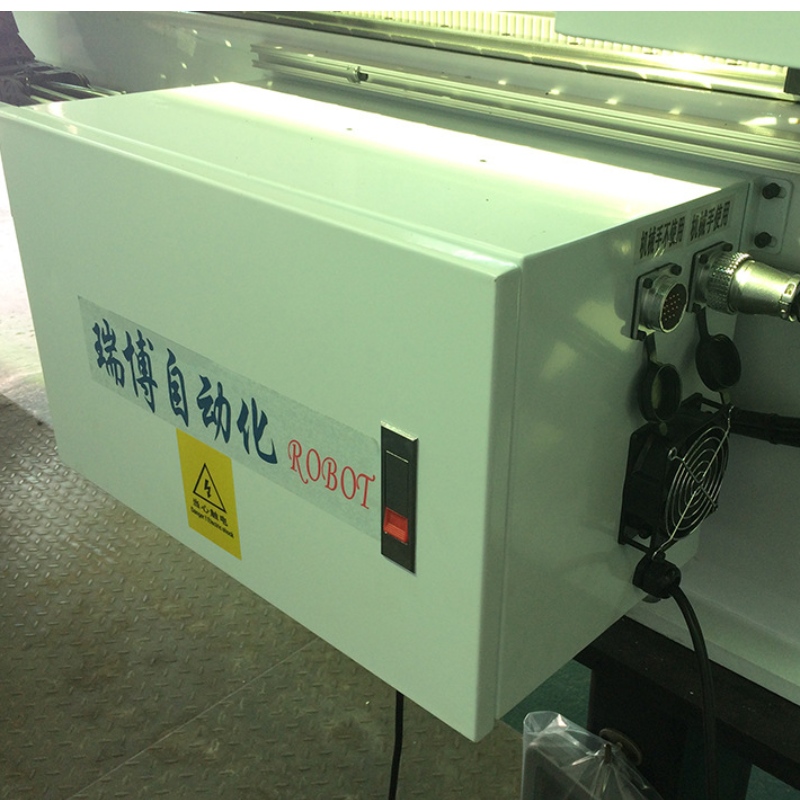 Nhà sản xuất máy điều khiển cánh tay đôi ngang robot tiêm Trung Quốc