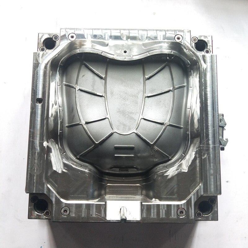 nấm dưới gốc phân