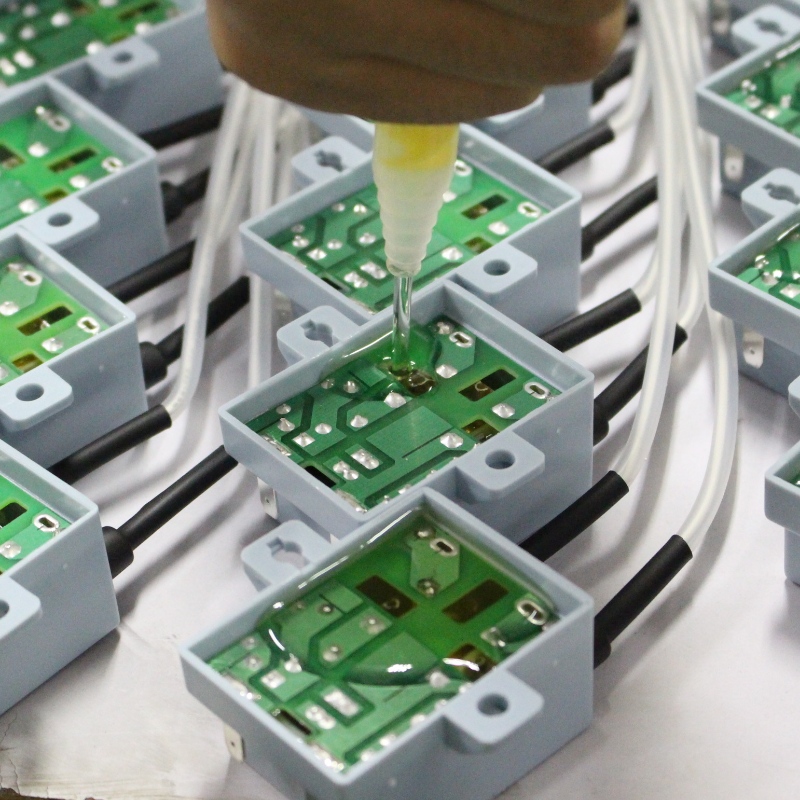 Mặt nạ Fm-107 là chất lỏng, hai thành phần làm phong bì