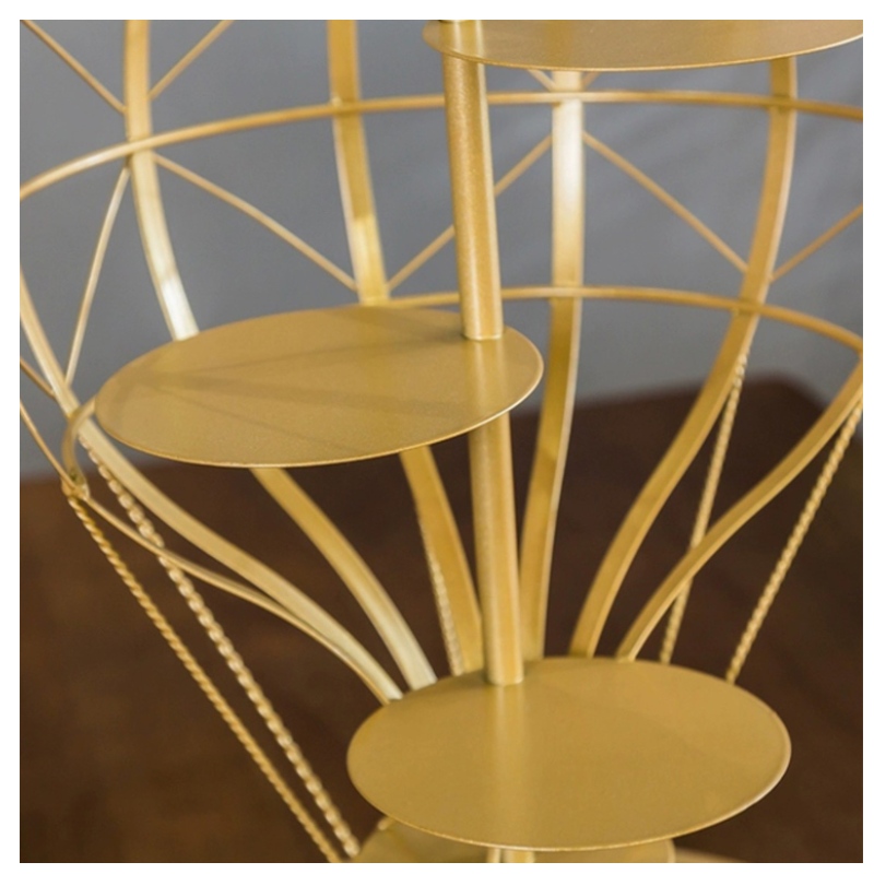 Bánh kếp ba lớp trái cây có vỏ đĩa trái tráng miệng tủ thực phẩm