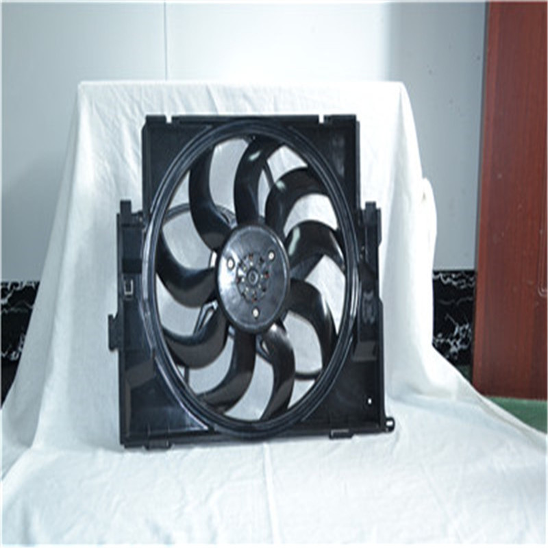 OEM # 17428641964 17427640511 17428621192 Lắp ráp quạt làm mát ô tô cho BMW F30 F35