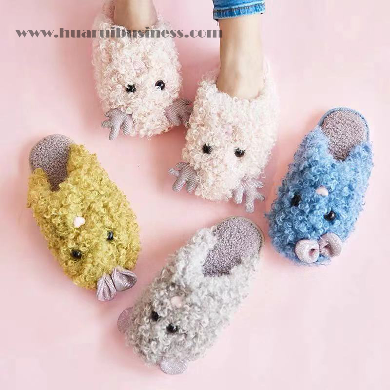 lông cừu, đế giày ở nhà, với lớp lông nhung và lớp vỏ nhựa, dưới với mảnh vải không ván