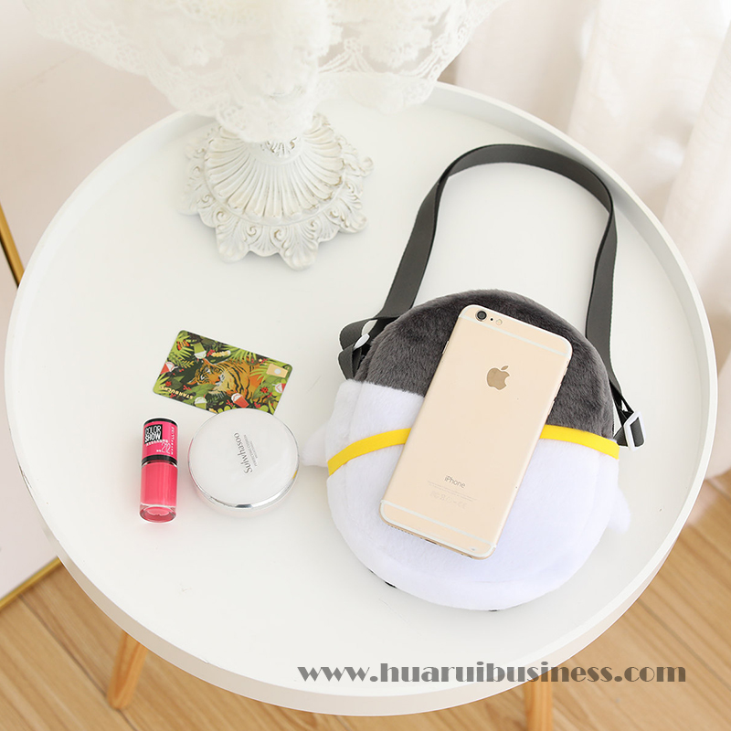 Cắm vào túi đeo vai của chim cánh cụt