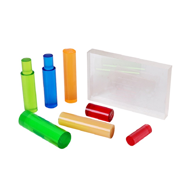 M.M.O.K.C.C.I.D.C., mảnh vỡ bóng loáng