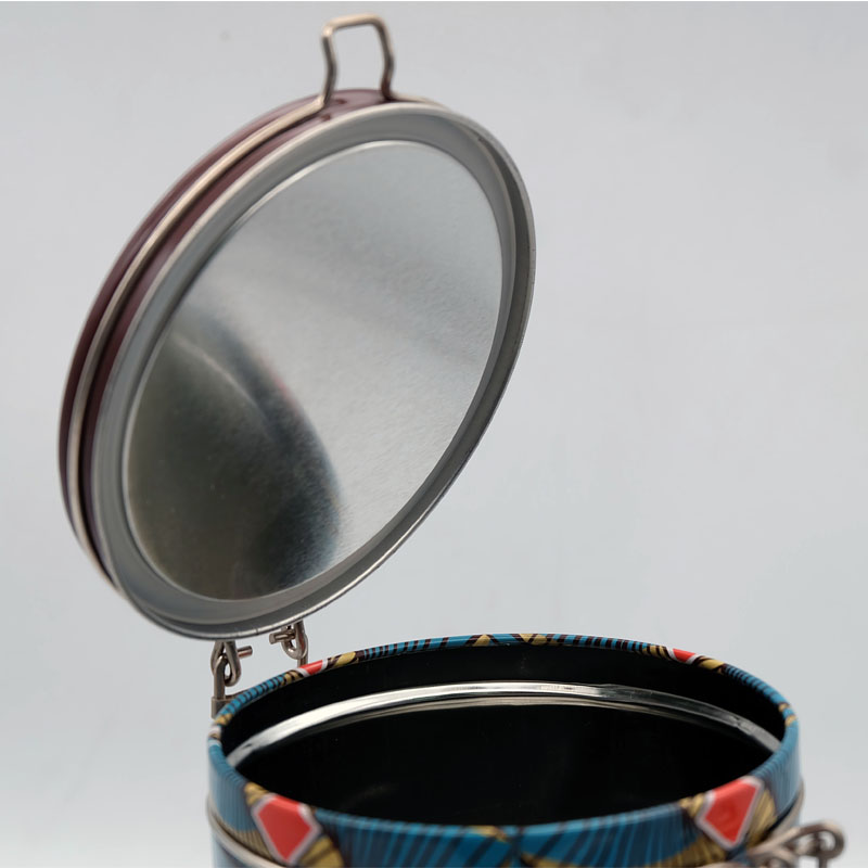 Hộp trà thiếc với không khí đóng kín