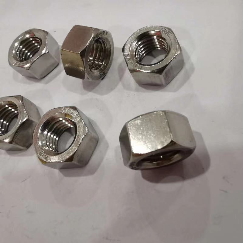 Vỏ tàu Đá cao su, phun nước, phun nước, phun nước.