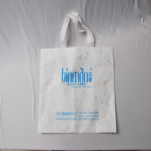 Bao đựng đồ dùng được kéo lại