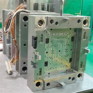 Thép nhựa sản xuất đồ phụ sản nhỏ