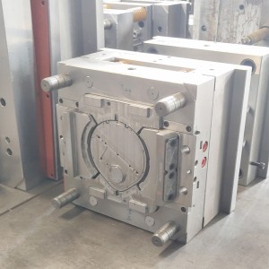 Nhà sản xuất phun Trung Quốc Bộ phận máy khuôn Chèn cho khuôn ép phun