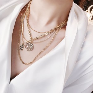 Chuỗi áo len đơn giản và đanăng