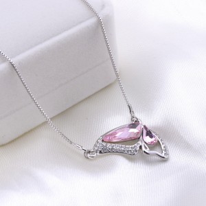 Vòng cổ pha lê hình con bướm