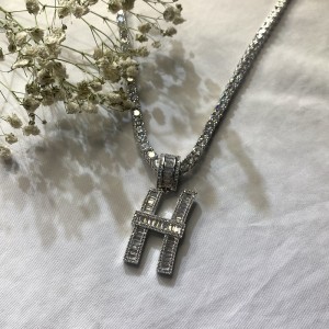 Lady Creative Metal Letter Diamond Mặt dây chuyền vòng cổ