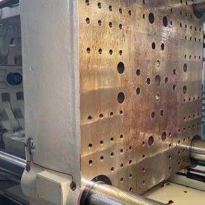 Máy ép phun tay thứ hai 600t