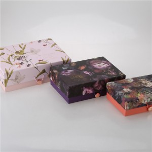 Nút mạ vàng tinh tế Hộp quà thun