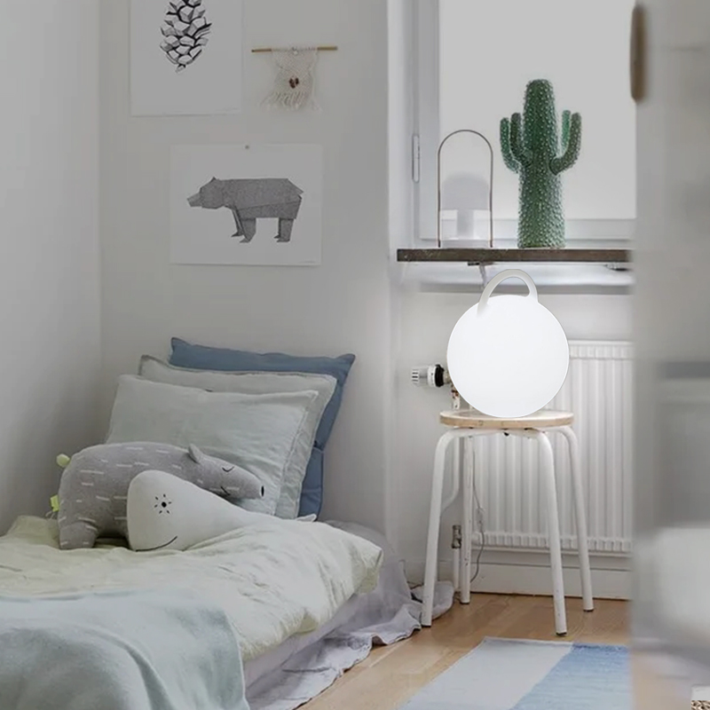 Đèn đèn bàn cạnh giườngngủ đầy màu sắc với tay cầm điều khiển không dây Đèn bàn hiện đại với loa
