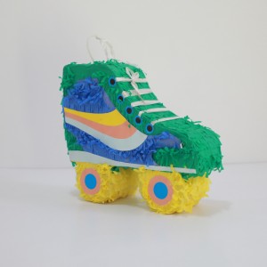 Các mặt hàng tiệc sinhnhật Trung Quốc là Pinata phổ biếnnhất