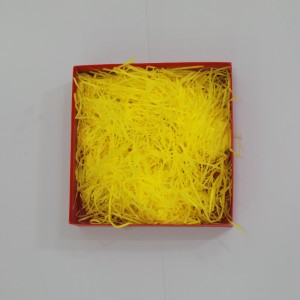 Màu vàng làm đầy giấy vụn