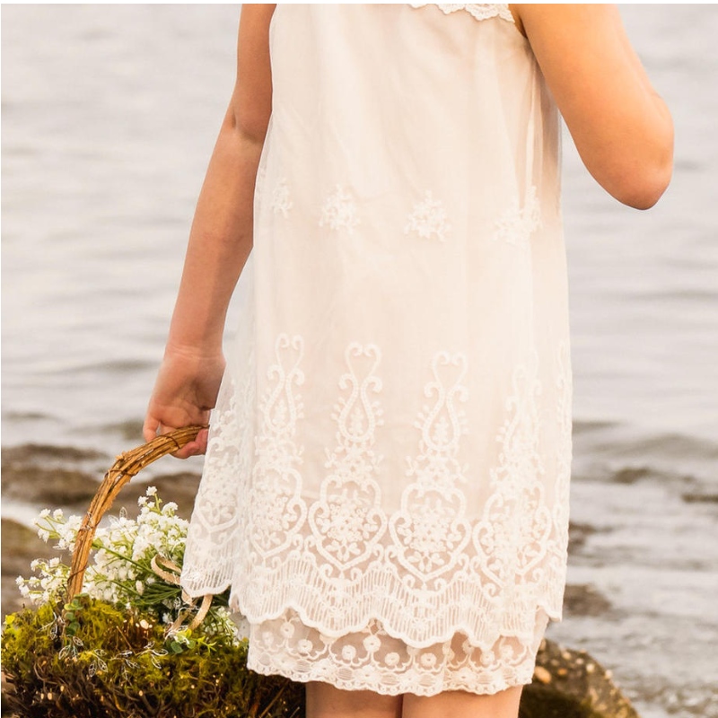 Quần áonữ mùa hè 2022 Girl Cotton Cotton Ren váy cho trẻ em quần áo trắng ren công chúa Hàn Quốc váy dễ thương