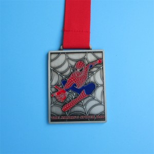 Huy chương tùy chỉnh Thiết kếnhân vật hoạt hình 3D Bóng râm Huy chương kim loại men mềm để bán