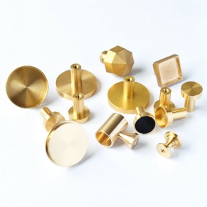 Máy tiện CNC bằngnhôm đồng
