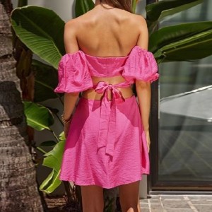 Váy tay áo cắt một vai