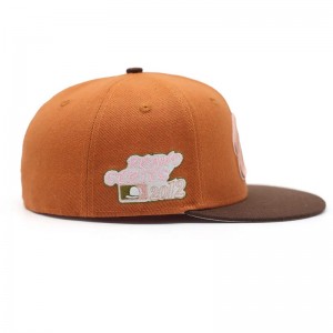 OEM/ODM 6 Bảng điều khiển Thêu logo Tháp được trang bị mũ